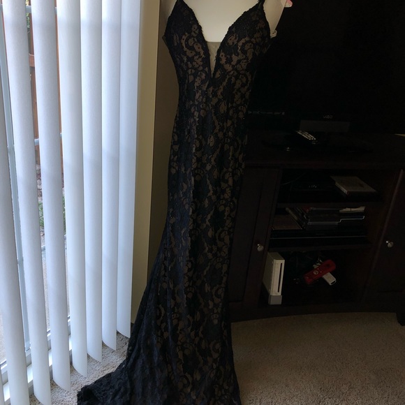 Xscape Black Lace Prom Dress Size 2 - Picture 5 of 5